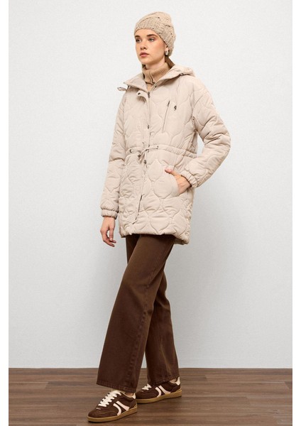 Kapüşonlu Beli Bağcıklı Kısa Kapitone Mont Taş 6777 indirimleri