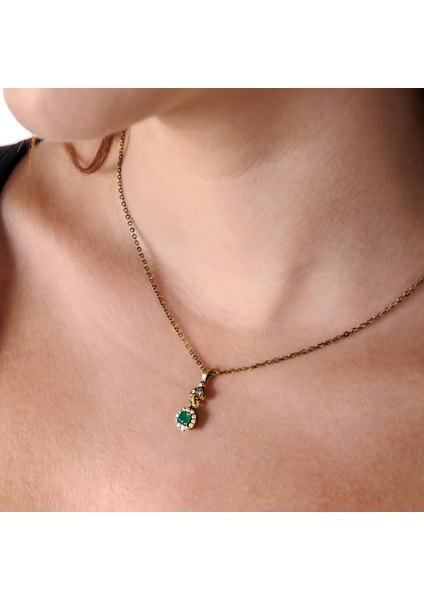 Zamansız Pırıltı Yeşil Kadın 2'li Takı Seti Küpe Kolye Takım Bakır El Yapımı Kararma Yapmaz Kutulu modelleri