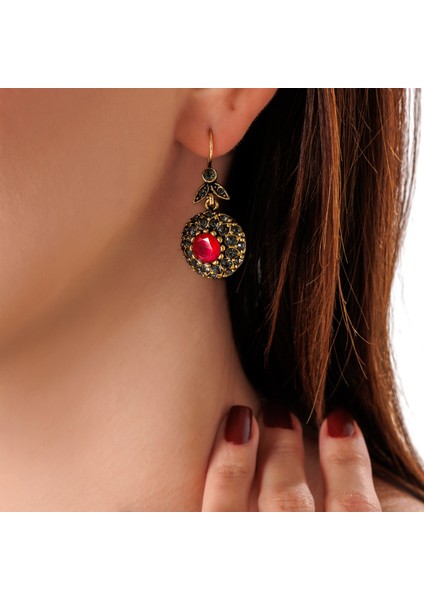 Kraliyet Çehresi Kırmızı Kadın 2'li Takı Seti Küpe Kolye Takım Bakır El Yapımı Kararma Yapmaz Kutulu fiyatları