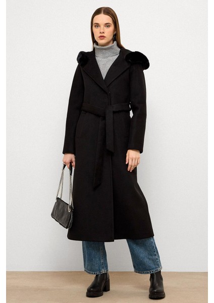 Kürklü Kapüşonlu Beli Bağlamalı Uzun Kaban Siyah 3107 modelleri