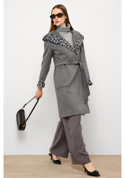 Kapüşonlu Leopar Desen Garnili Torba Cepli Kaban Koyu Gri 3123 fırsatları