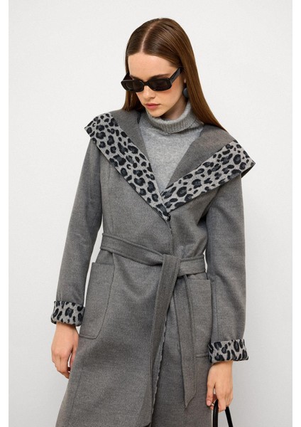 Kapüşonlu Leopar Desen Garnili Torba Cepli Kaban Koyu Gri 3123 indirimleri