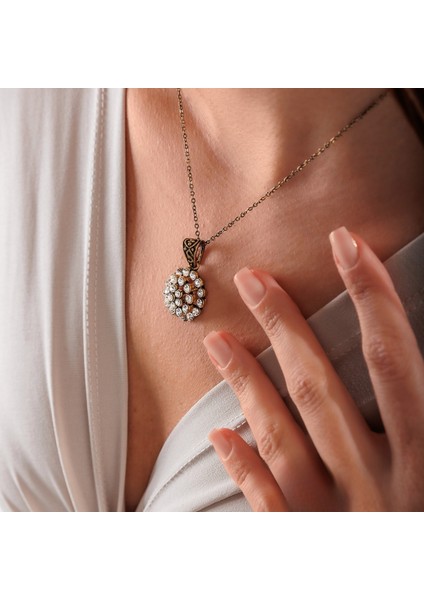 Mega Işıltı Kadın 2'li Takı Seti Küpe Kolye Takım Bakır El Yapımı Kristal Taşlı Kararma Yapmaz Kutulu modelleri