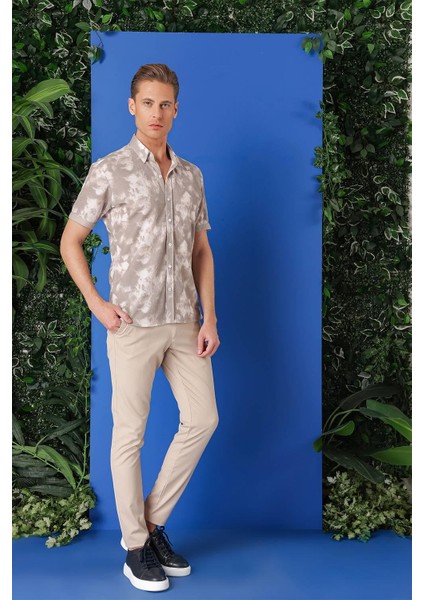 Slim Fit Düğmeli Yaka Batik Desenli Kısa Kol Pamuk Bej Gömlek G 1502 fırsatları