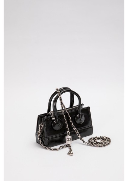 Siyah Ayarlanabilir Kilit Detaylı El Çantası