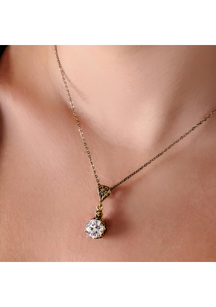 Mistik Işıltı Kadın 2'li Takı Seti Küpe Kolye Takım Bakır El Yapımı Kristal Taşlı Kararma Yapmaz Kutulu modelleri