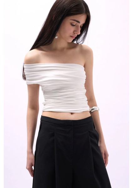 Tek Omuz Büzgülü Beyaz Bluz indirimleri