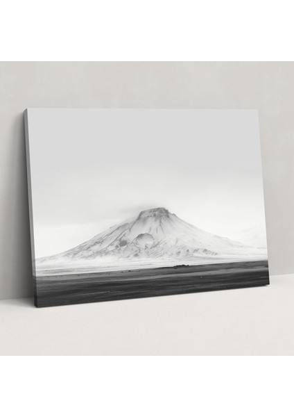 Volkanik Manzara Kanvas Tablo - Volkan Volkan Duvar Sanatı Siyah ve Beyaz Huzurlu Atmosfer