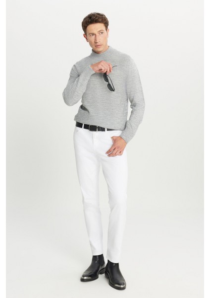 Standart Fit Normal Kesim Yarım Balıkçı Yaka Jakarlı Triko Kazak fiyatları