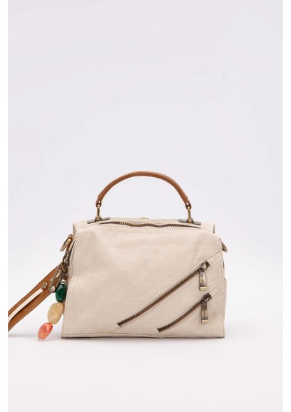 Beyaz Çapraz Fermuar Detaylı Sırt Çantası