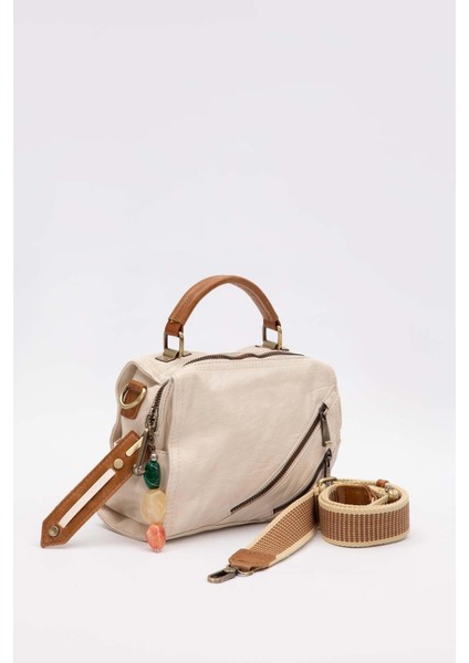 Beyaz Çapraz Fermuar Detaylı Sırt Çantası fiyatları