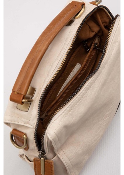 Beyaz Çapraz Fermuar Detaylı Sırt Çantası modelleri