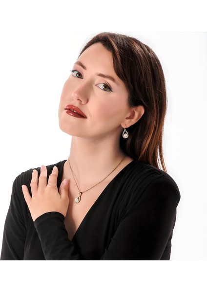 Su Damlası Inci Esintisi Kadın 2'li Takı Seti Küpe Kolye Takım Bakır El Yapımı Kararma Yapmaz Kutulu