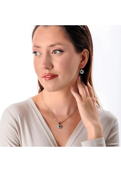 Klasik Işıltı Yeşil Kadın 2'li Takı Seti Küpe Kolye Takım Bakır El Yapımı Kararma Yapmaz Kutulu