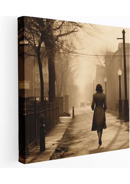 Retro Kanvas Tablo: Sokakta Yürüyen Kadın - Sepia Duvar Sanatı