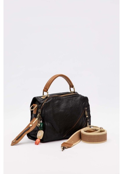 Siyah Çapraz Fermuar Detaylı Sırt Çantası fiyatları