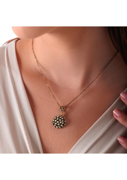 Gürs Kadın 2'li Takı Seti Küpe Kolye Takım Bakır El Yapımı Kristal Taşlı Kararma Yapmaz Kutulu modelleri