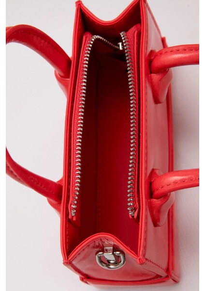 Kırmızı Ayarlanabilir Kilit Detaylı El Çantası modelleri