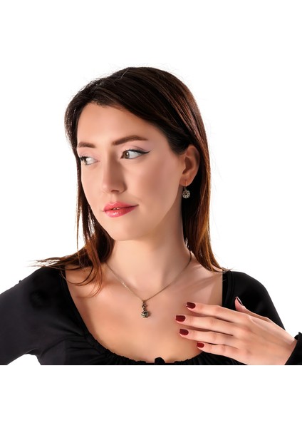 Harmoni Mini Çiçek Antrasit Kadın 2'li Takı Seti Küpe Kolye Takım Bakır El Yapımı Kararma Yapmaz Kutulu