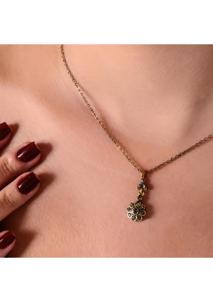 Harmoni Mini Çiçek Antrasit Kadın 2'li Takı Seti Küpe Kolye Takım Bakır El Yapımı Kararma Yapmaz Kutulu modelleri