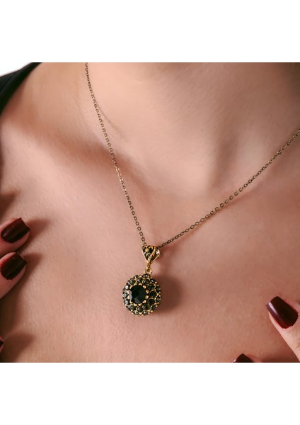 Kraliyet Çehresi Siyah Kadın 2'li Takı Seti Küpe Kolye Takım Bakır El Yapımı Kararma Yapmaz Kutulu modelleri