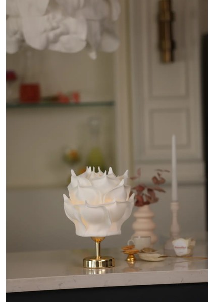 Beyaz Eva Gül Tasarım Şarjlı Masa Lambası- Alt Parlak Gold