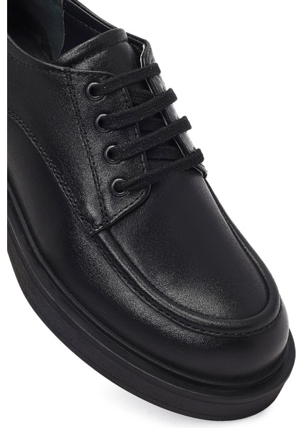 Kadın Siyah Bağcıklı Deri Casual Ayakkabı 25AFD510018