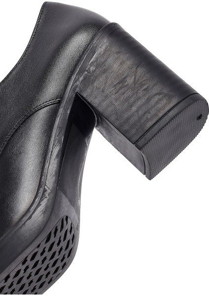 Kadın Siyah Bağcıklı Kalın Topuklu Deri Maskülen Ayakkabı 25AFD201818