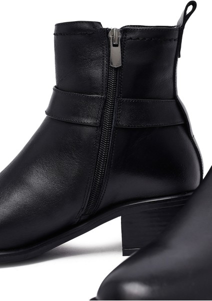 Kadın Siyah Fermuarlı Kısa Kalın Topuklu Deri Bot 25WFD202818