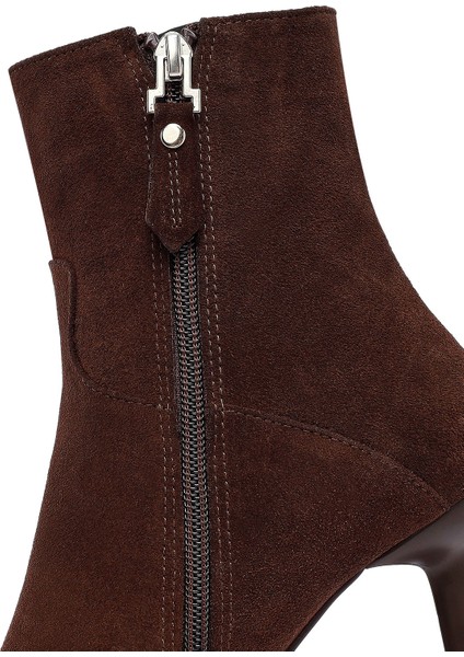 Kadın Kahverengi Fermuarlı Ince Topuklu Süet Deri Bot 25WFD133310