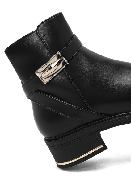 Kadın Siyah Fermuarlı Toka Detaylı Bot 25WFE401018