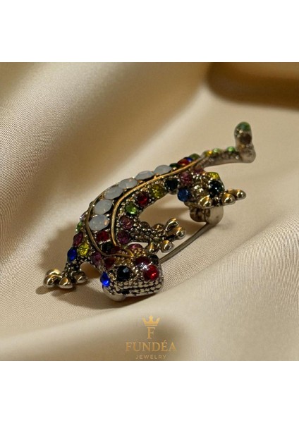 Çelik Broş – Zirkon Taşlı Renkli Modern Hayvan Figürlü Hediyelik Aksesuar Şık Parlak ışıltılı Zarif Tasarım Trend takı Model