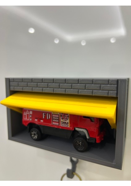 Garaj Tasarımlı Açılabilir Hareketli Kapaklı Anahtarlık (Oyuncak Araba Dahil Değil) indirimleri