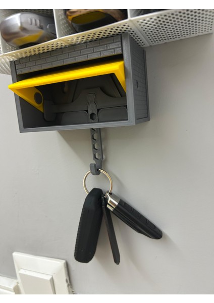 Garaj Tasarımlı Açılabilir Hareketli Kapaklı Anahtarlık (Oyuncak Araba Dahil Değil)