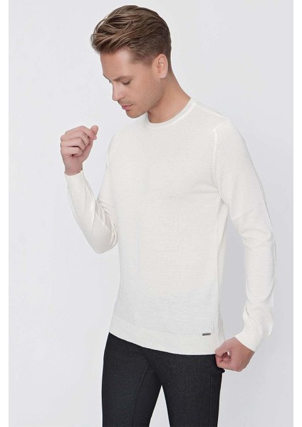 Tr 840 Slim Fit Beyaz Klasik Triko fırsatları