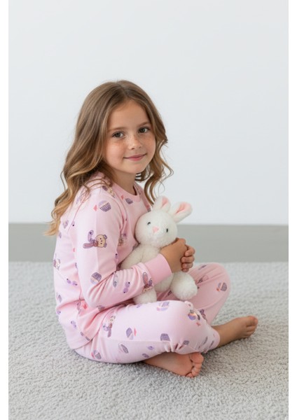 Sevimli Tavşan Blueberry Desenli Kız Çocuk Pijama Takımı - Pamuklu Interlok Kumaş modelleri