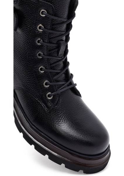 Kadın Siyah Bağcıklı Fermuarlı Deri Postal Bot 25WFD4205FT