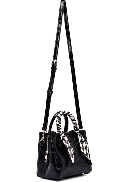 Kadın Siyah Uzun Askılı Kroko Desenli Mini Kol Çantası 25WBD2713E3