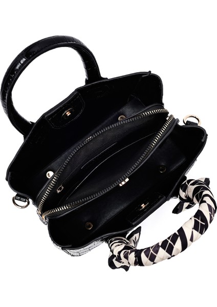 Kadın Siyah Uzun Askılı Kroko Desenli Mini Kol Çantası 25WBD2713E3