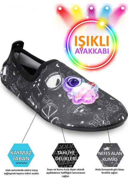 Işıklı Astronot Figürlü Kaymaz Tabanlı Esnek Hafif Dayanıklı Çocuk Havuz Plaj Deniz Ayakkabısı modelleri