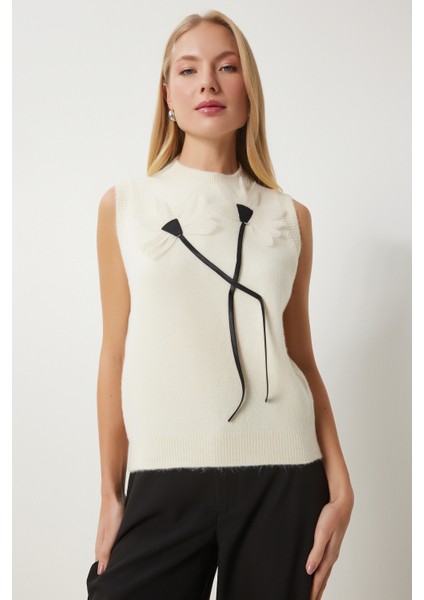 Çiçek Detaylı Triko Süveter LPF0083 Ekru fiyatları