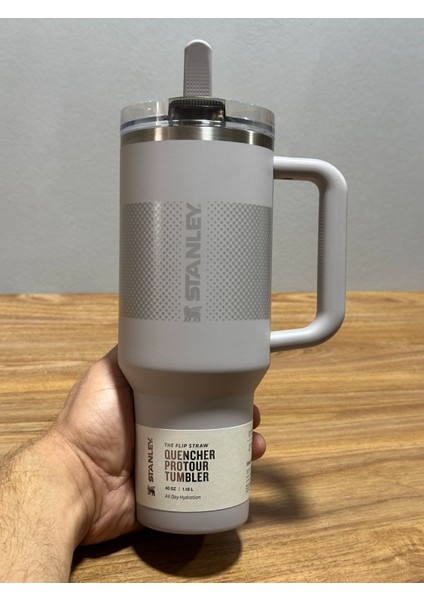 The Quencher Protour Flip Straw Tumbler Pipetli Termos | 1.2l modelleri