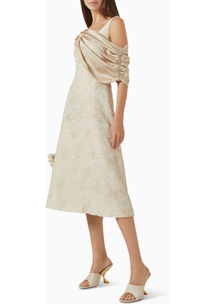 Off Shoulder Toplu Midi Elbise - Şık, Fitted Bel ve A-Line Etek Tasarımı ile fiyatları