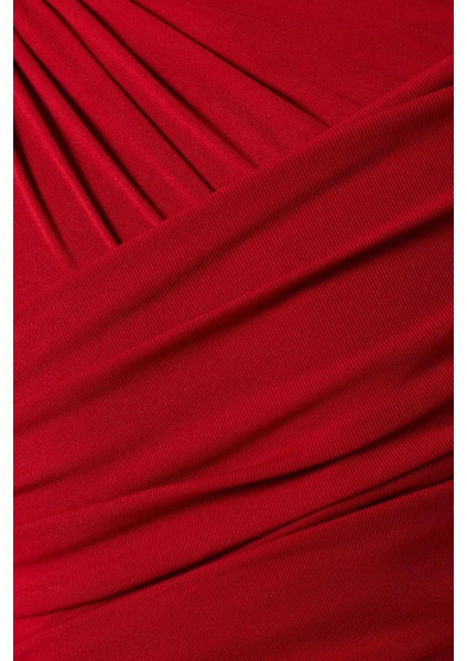 Asimetrik Midi Elbise: Soğuk Omuz Detaylı, A-Line Silüet, Zarif ve Şık Tasarım fırsatları