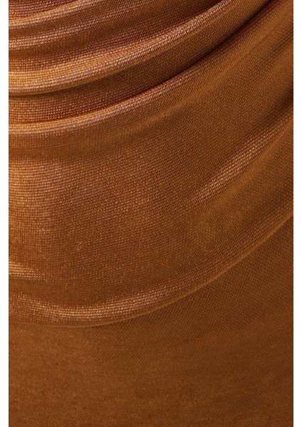 Daphne Maxi Elbise - Asimetrik Yaka, Uzun Kol, A-Line Siluet ve Şık Tasarım fırsatları