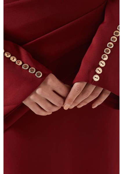 Louisa Maxi Dress - Off-Shoulder, Düğmeli Kollu, Sırt Yırtmaçlı, Şık Tasarım Elbise fırsatları