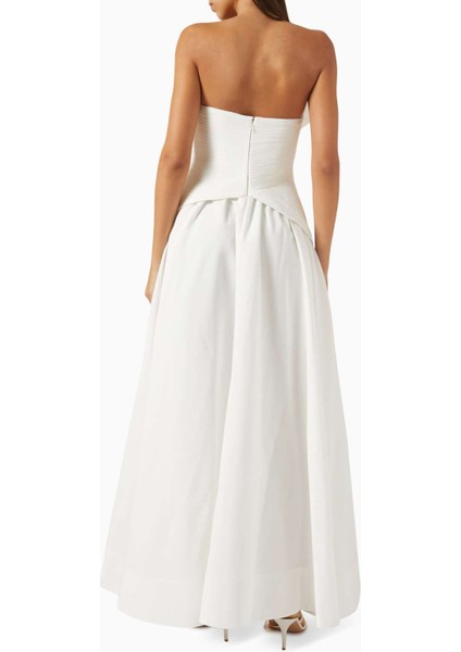 Beyaz Pregirili Elbise - Yüksek Kalite Polyester - Şık Tasarım ile Minimalist Görünüm modelleri