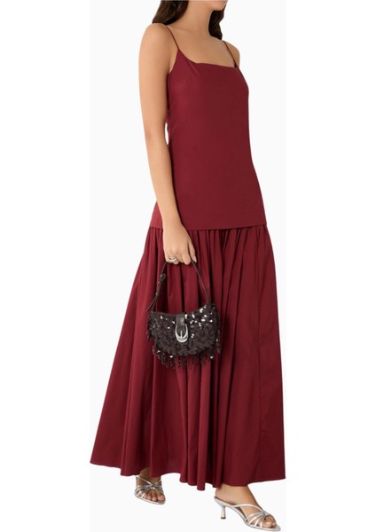 Ari Elbise Zarif Siluet ve Hafif Kumaş ile Şıklığı Yansıtan Kadın Elbisesi fırsatları