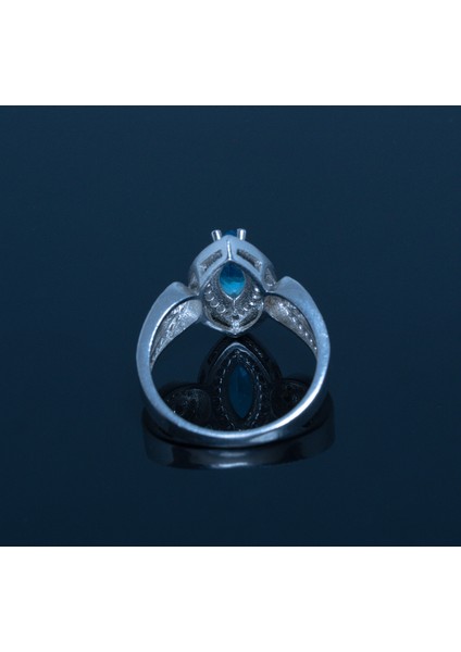 Doğal London Mavi Topaz ve Beyaz Zirkon Taşlı 925 Ayar Gümüş Kadın Yüzük 4.37 gr fırsatları