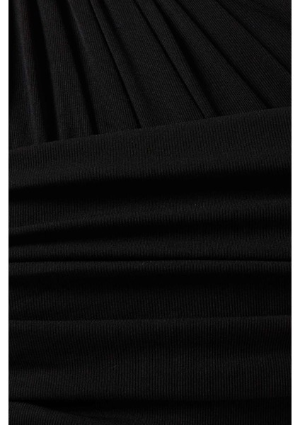 Asimetrik Midi Elbise: Soğuk Omuz Detaylı, A-Line Silüet, Zarif ve Şık Tasarım fırsatları